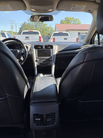 2017 Ford Fusion SE