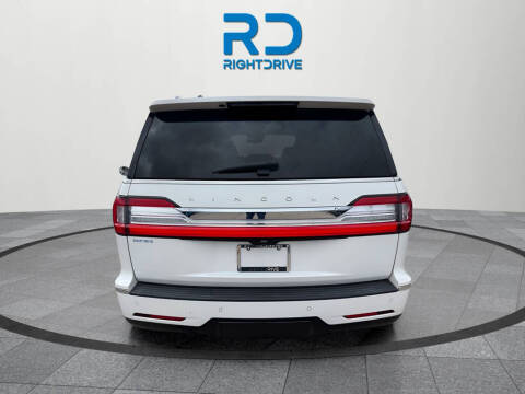 2020 Lincoln Navigator Standard