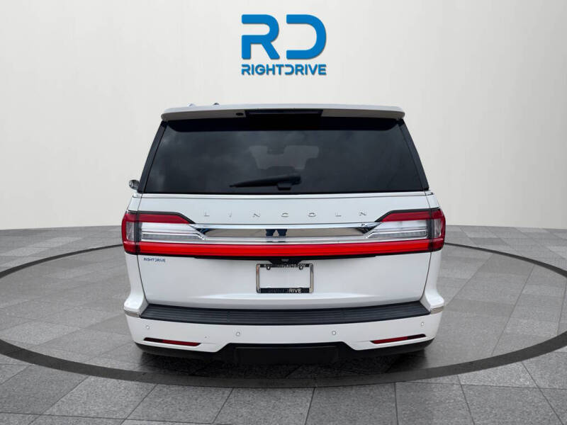 2020 Lincoln Navigator Standard