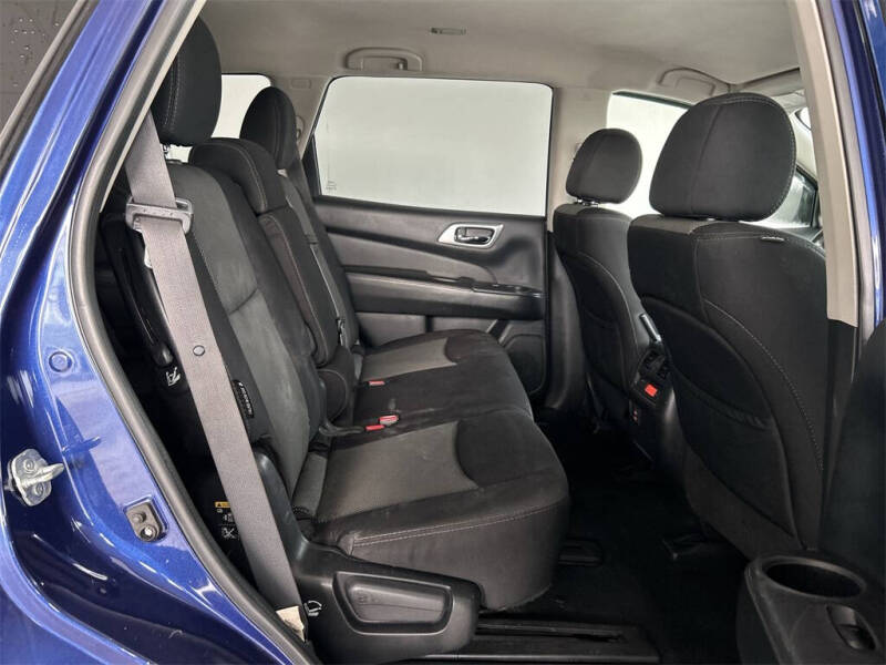 2018 Nissan Pathfinder SV