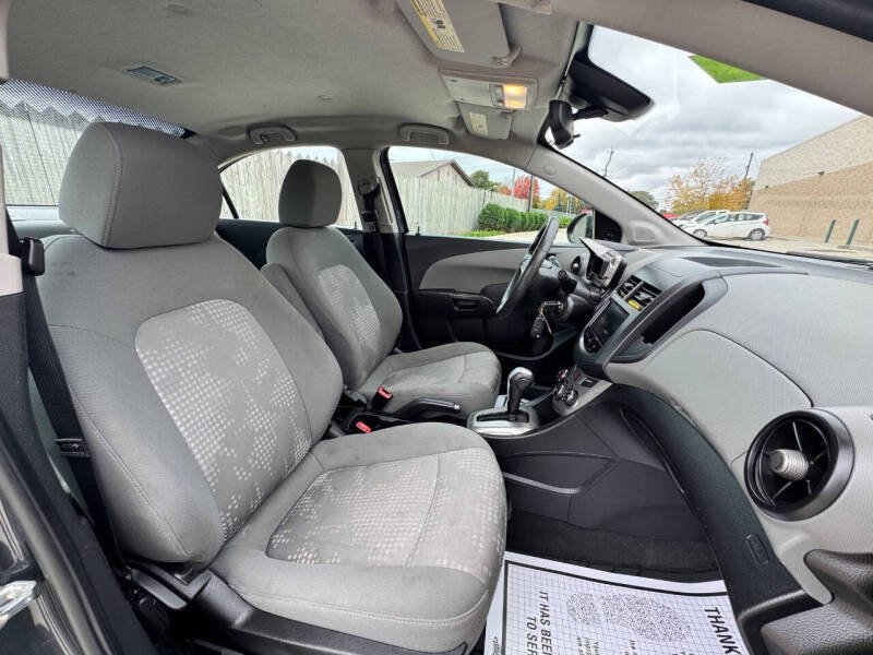 2013 Chevrolet Sonic LS Auto