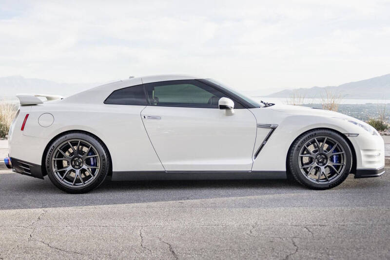 2014 Nissan GT-R Premium