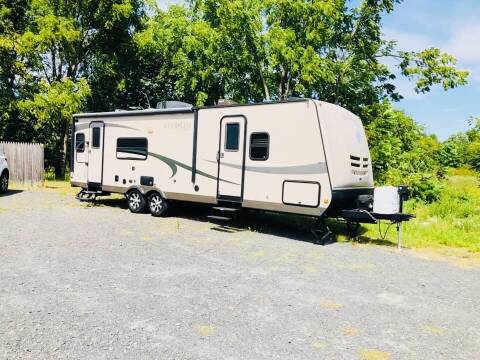 2012 EVERGREEN EVER-LITE 31 RLS for sale at IK AUTO SALES LLC in Goshen NY