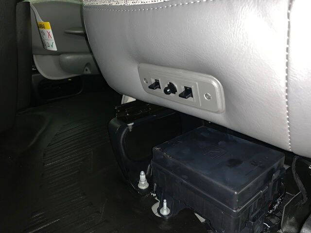 2025 Chevrolet Express 3500