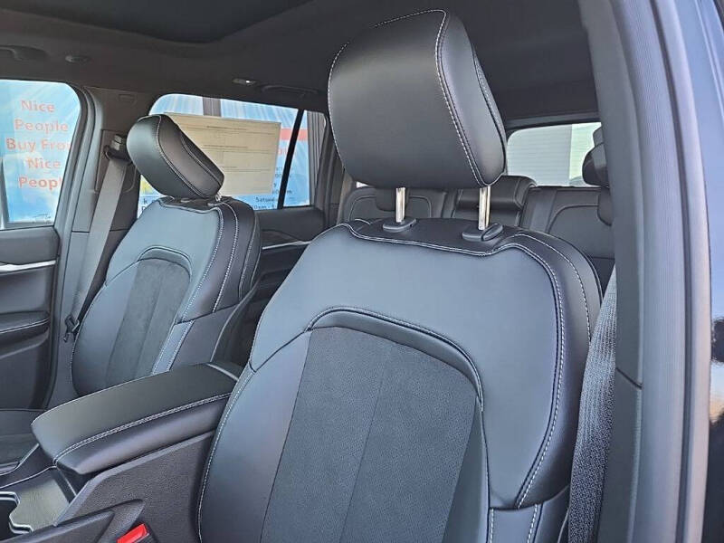 2026 Jeep Grand Cherokee Altitude
