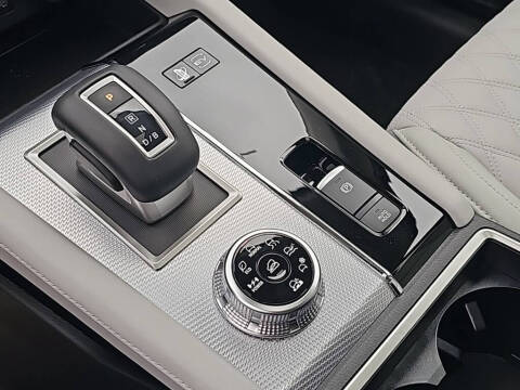 2025 Mitsubishi Outlander PHEV SEL