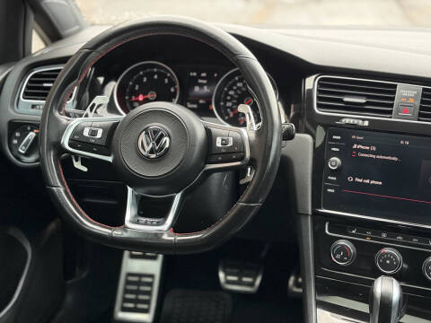 2018 Volkswagen Golf GTI SE