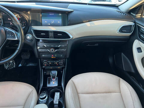 2018 Infiniti QX30 Luxury