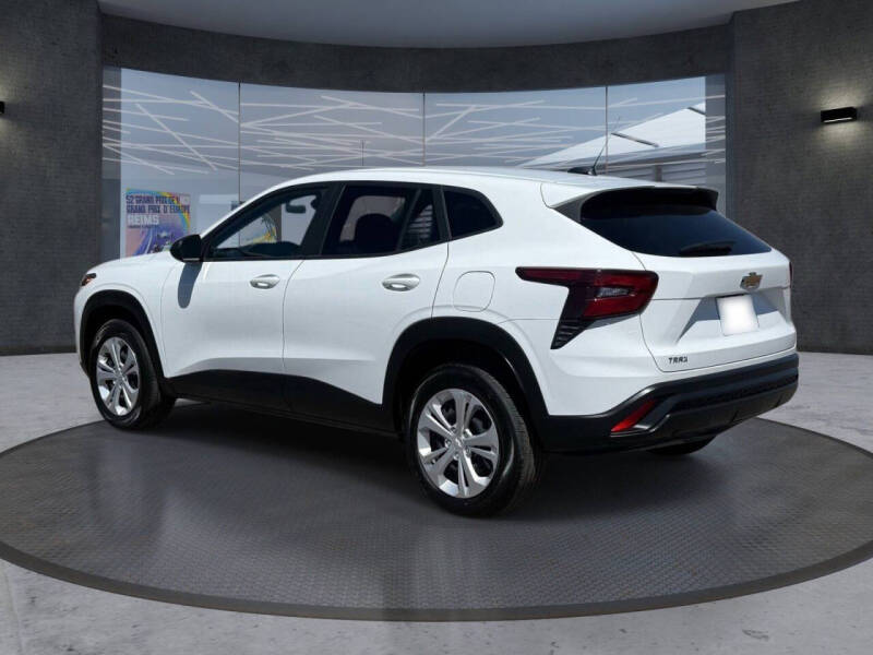 2025 Chevrolet Trax LS