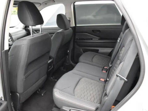 2023 Nissan Pathfinder SV