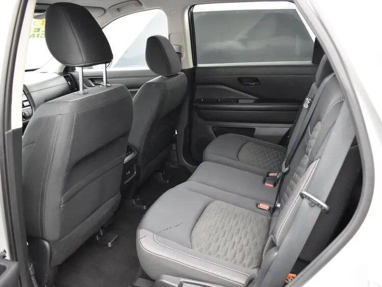 2023 Nissan Pathfinder SV