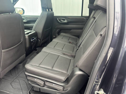 2023 Chevrolet Suburban LT