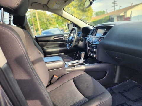 2020 Nissan Pathfinder SV