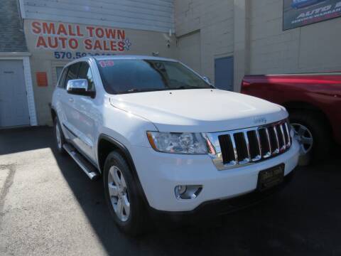 2013 Jeep Grand Cherokee for sale at Small Town Auto Sales in Hazleton PA
