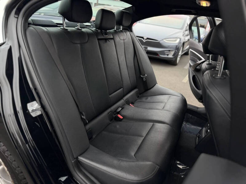 2018 BMW 3 Series 330i xDrive