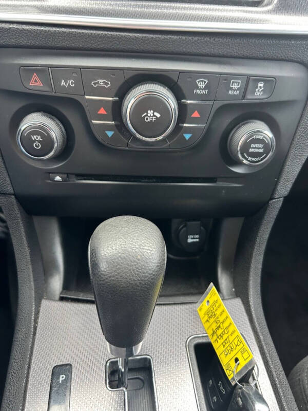 2013 Dodge Charger SE