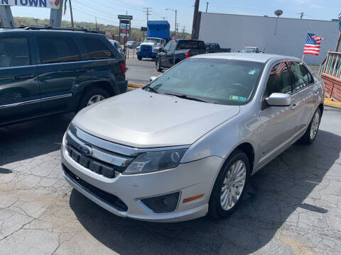 2010 Ford Fusion Hybrid for sale at JORDAN AUTO SALES in Youngstown OH