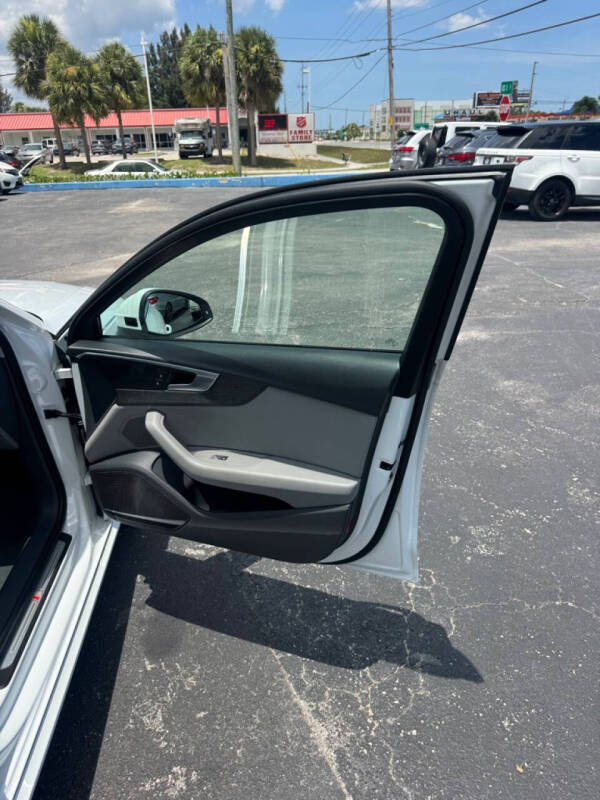 2017 Audi A4 2.0T quattro Premium Plus