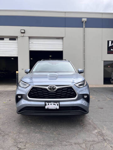 2021 Toyota Highlander LE