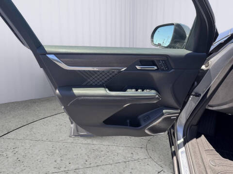2025 GMC Acadia Denali