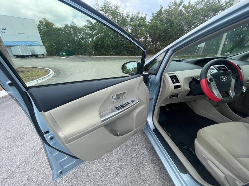 2014 Toyota Prius v Two