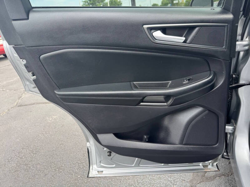 2020 Ford Edge SE