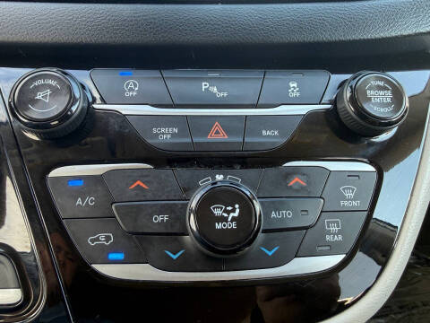 2017 Chrysler Pacifica Touring-L