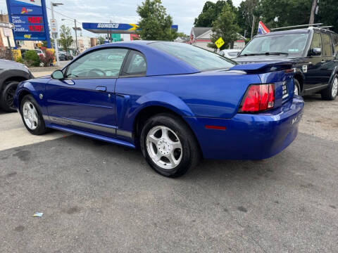 2004 Ford Mustang