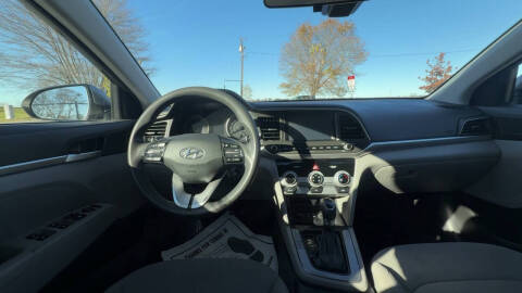 2019 Hyundai Elantra SE