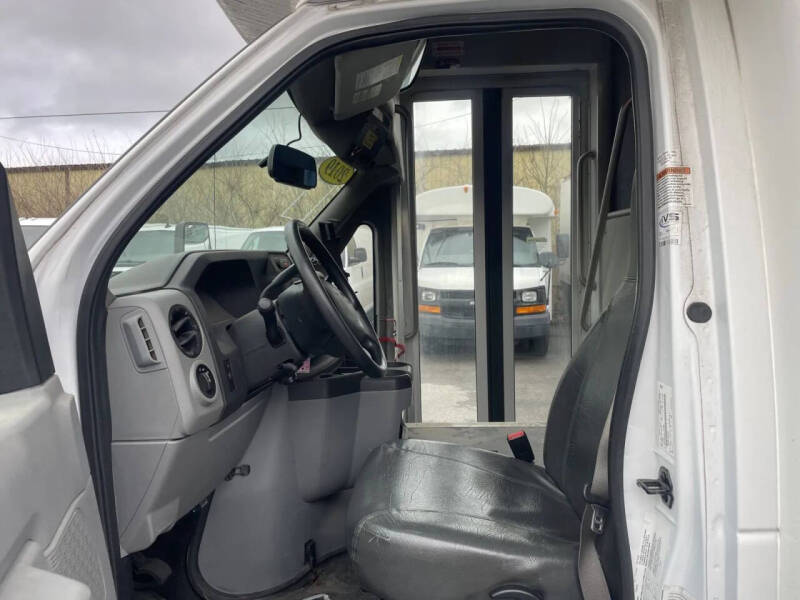 2019 Ford E-Series E-450 SD