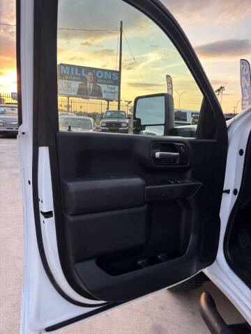 2023 Chevrolet Silverado 2500HD Custom
