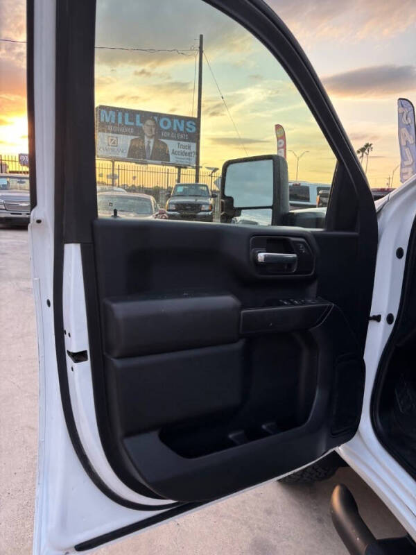 2023 Chevrolet Silverado 2500HD Custom