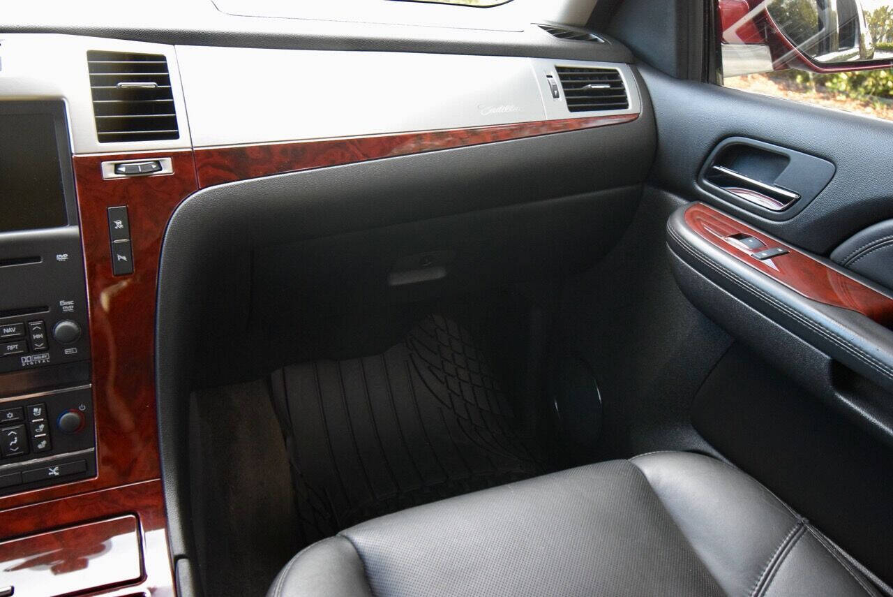 2007 Cadillac Escalade EXT 34