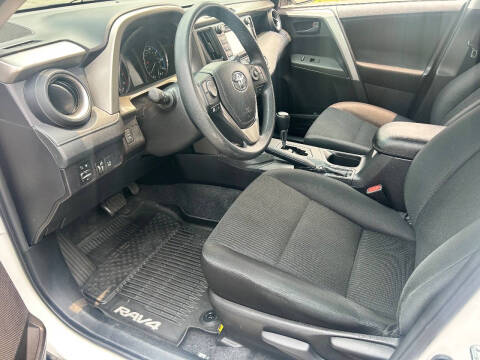 2017 Toyota RAV4 LE