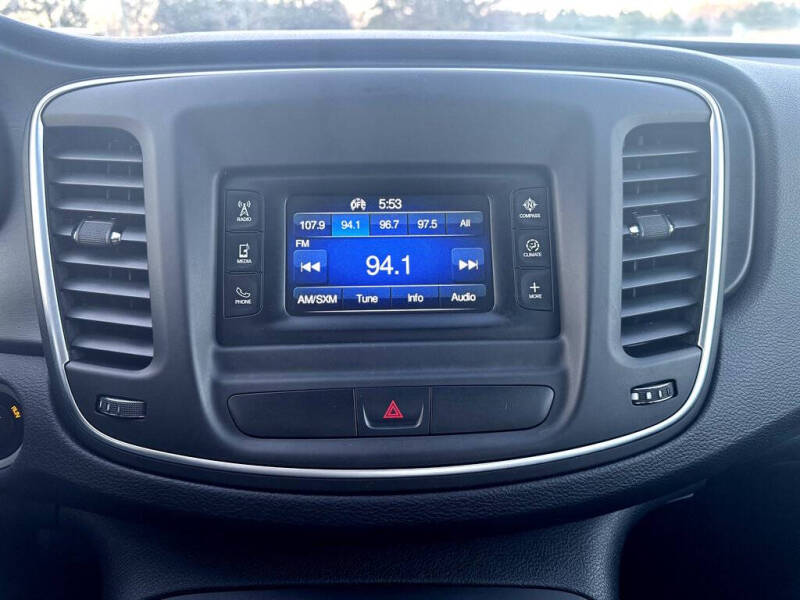 2015 Chrysler 200 Limited