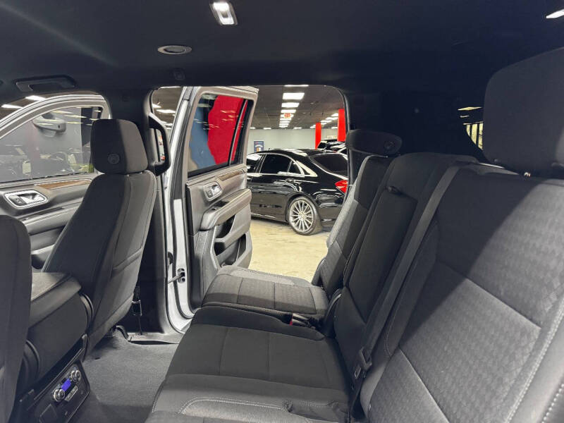 2023 GMC Yukon XL SLE