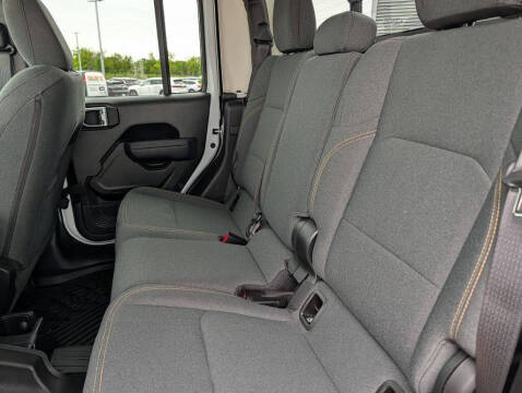 2025 Jeep Gladiator NightHawk