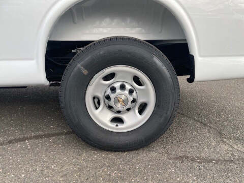 2025 Chevrolet Express 3500