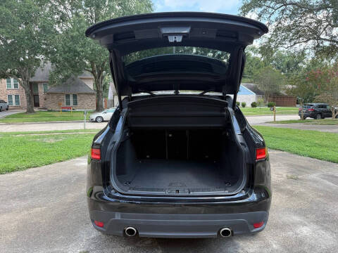 2017 Jaguar F-PACE 35t R-Sport