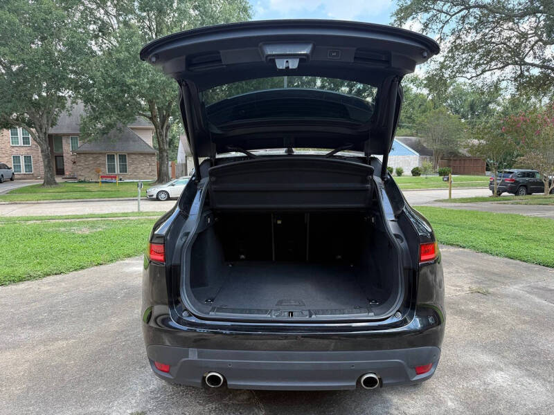 2017 Jaguar F-PACE 35t R-Sport