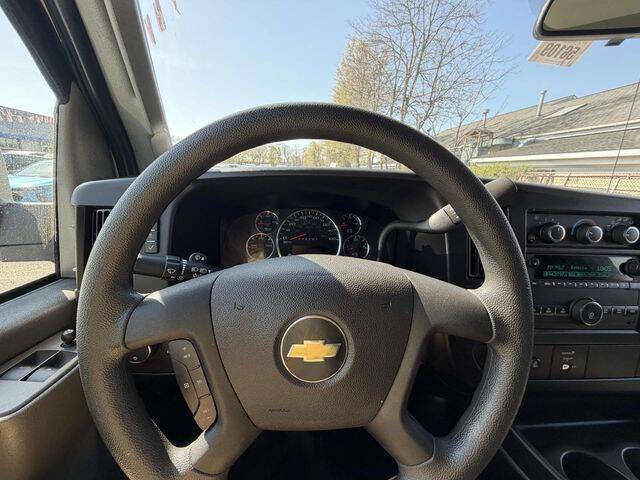 2024 Chevrolet Express 2500