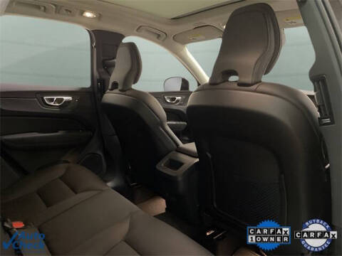 2025 Volvo XC60 B5 Plus Dark Theme