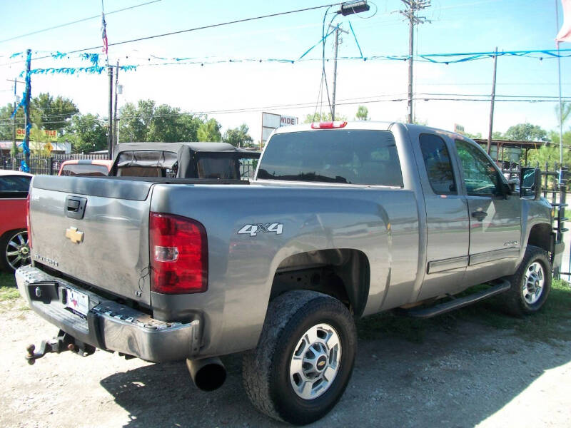 2012 Chevrolet Silverado 2500HD for sale at THOM'S MOTORS in Houston TX