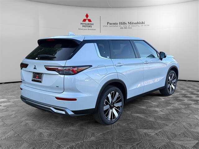 2025 Mitsubishi Outlander SE