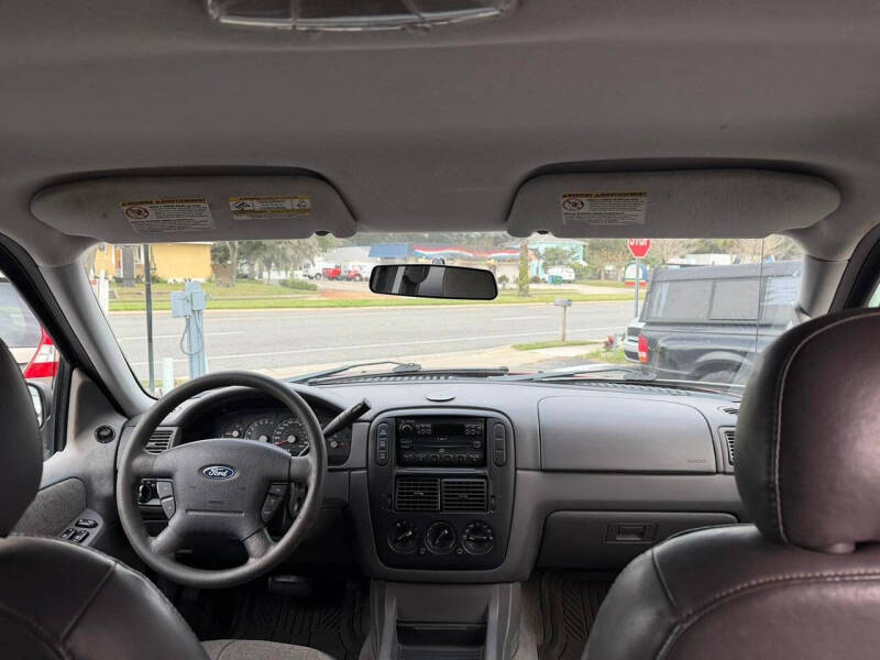 2004 Ford Explorer XLS