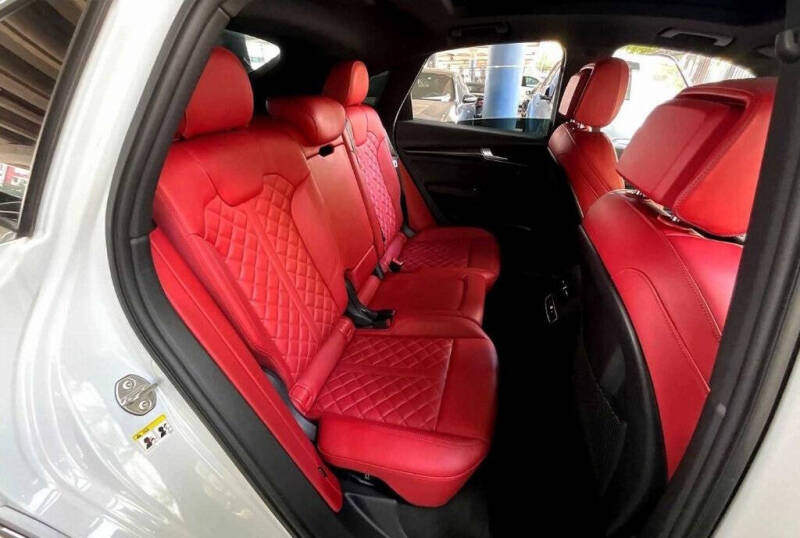 2023 Audi SQ5 Sportback 3.0T quattro Premium Plus