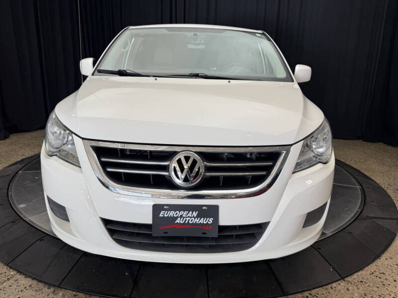 2012 Volkswagen Routan SE