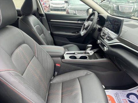 2025 Nissan Altima 2.5 SR