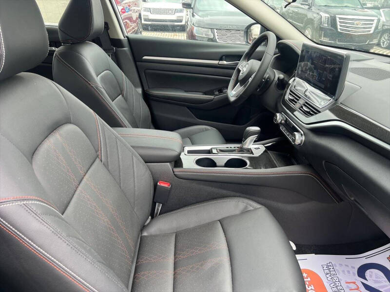 2025 Nissan Altima 2.5 SR
