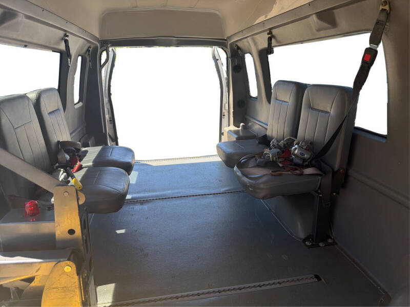 2008 Ford E-Series E-250